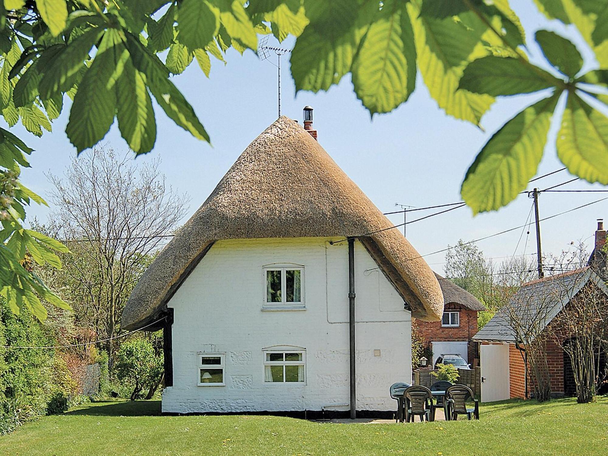 October Cottage Collingbourne Kingston Exterior photo